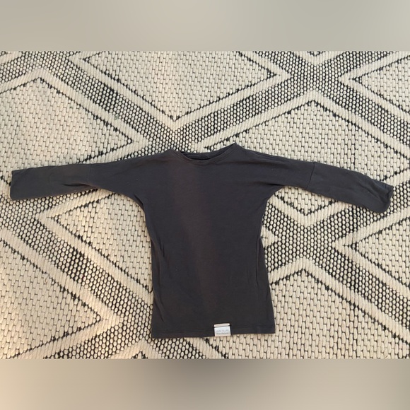 Kid’s Stuff / Trucs d’enfants Grow With Me Shirt Dark Grey 6-18m Like New - Picture 3 of 5